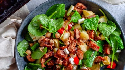 Як приготувати салат з мисливськими ковбасками: 10 ідей та рецептів