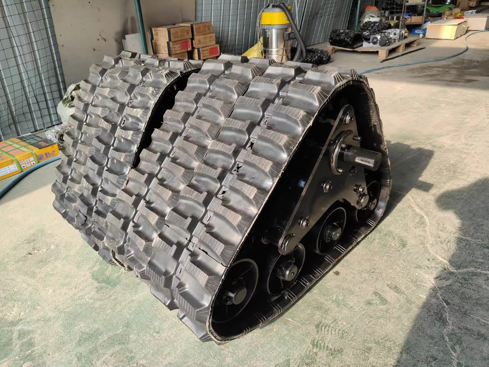 Чи варто купувати б/в гумові гусениці: думка сервісного інженера