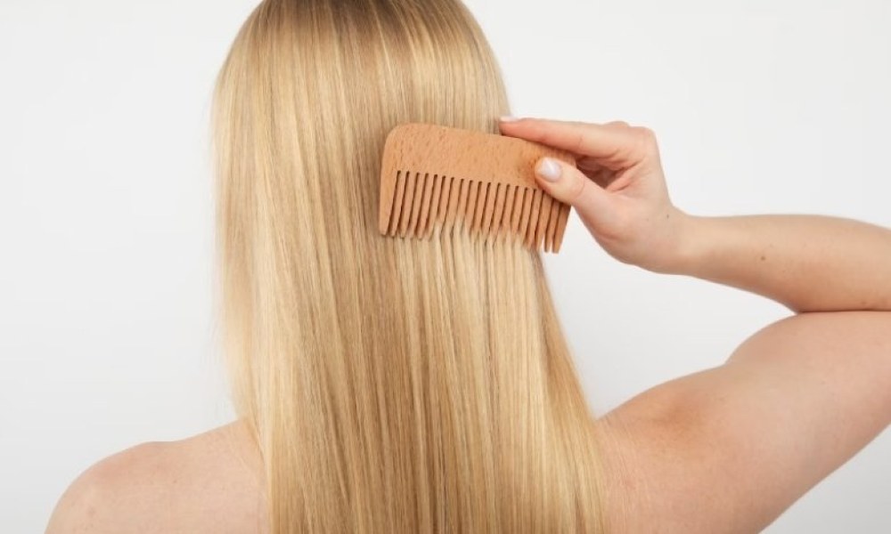 Кератин для волос – наносить самой или идти в салон