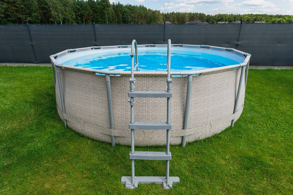 Круглі басейни для подвір’я – види, розміри та особливості